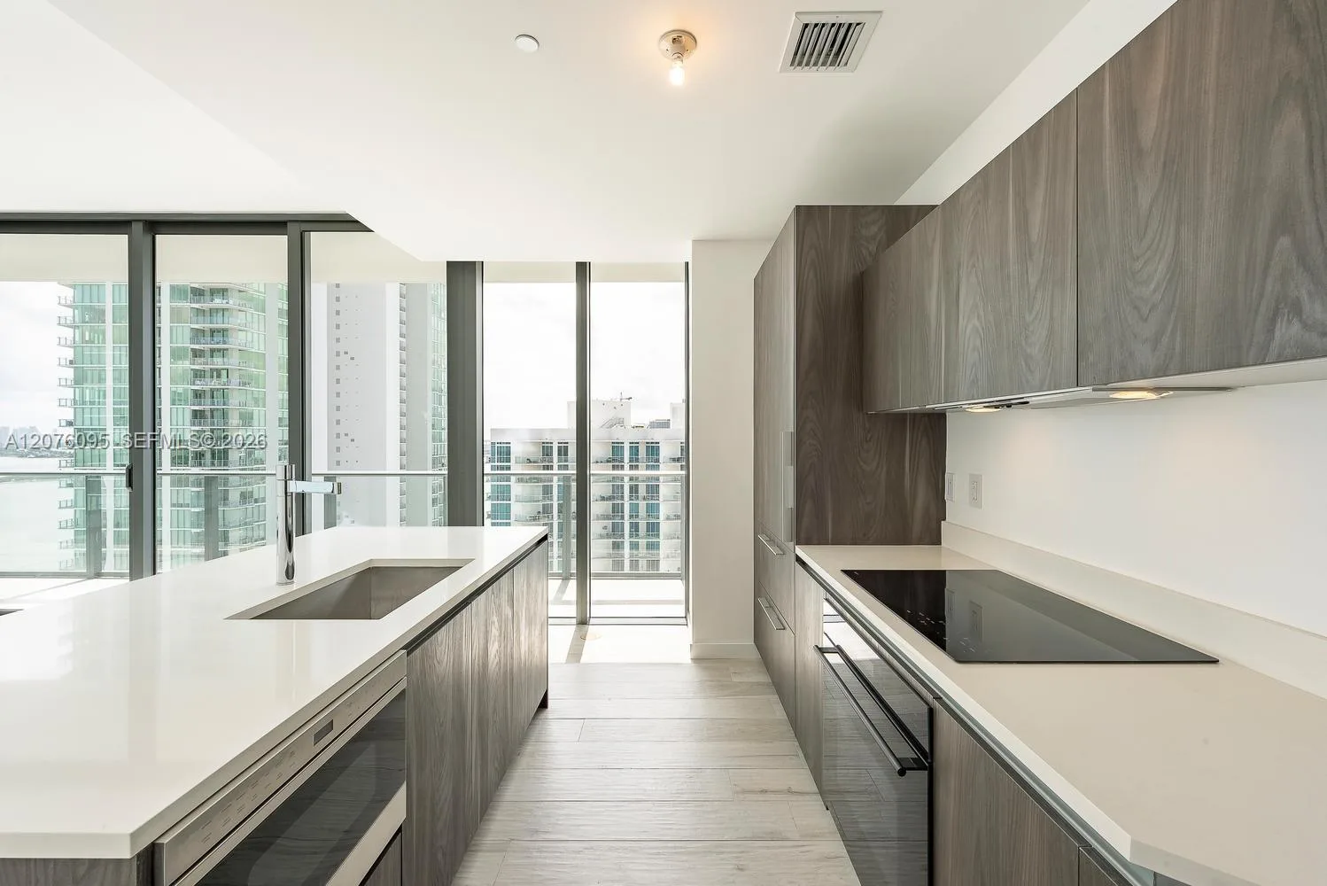 480 NE 31st St # 2101, Miami, FL 33137 photo 2