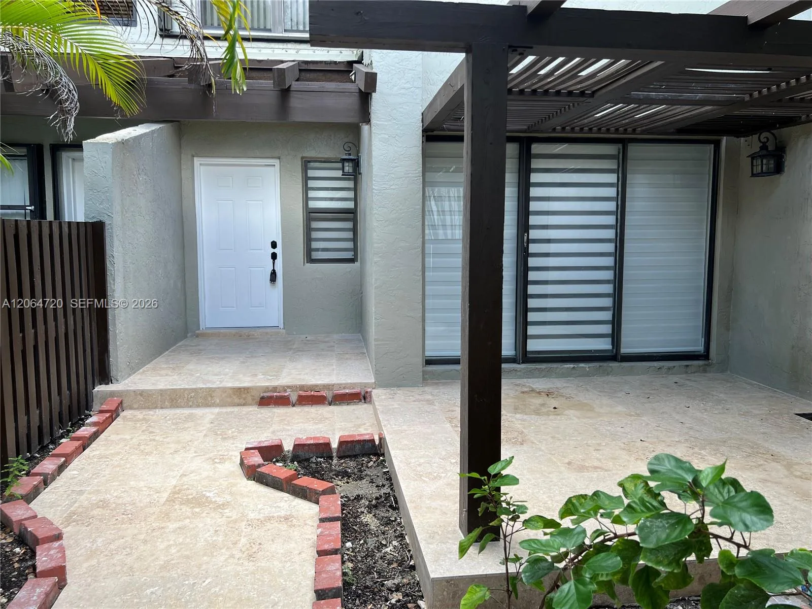 9990 NW 9th St Cir # 102, Miami, FL 33172
