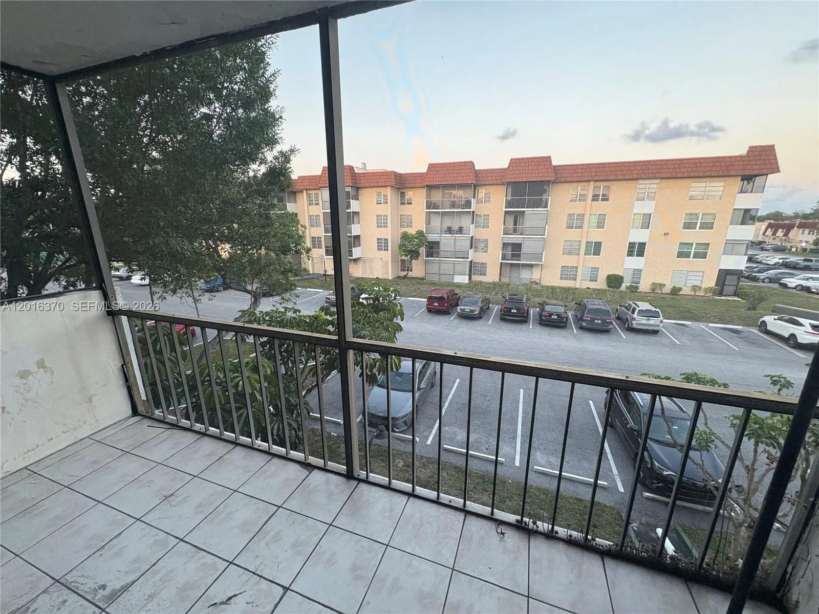4152 Inverrary Dr # 303, Lauderhill, FL 33319 photo 2