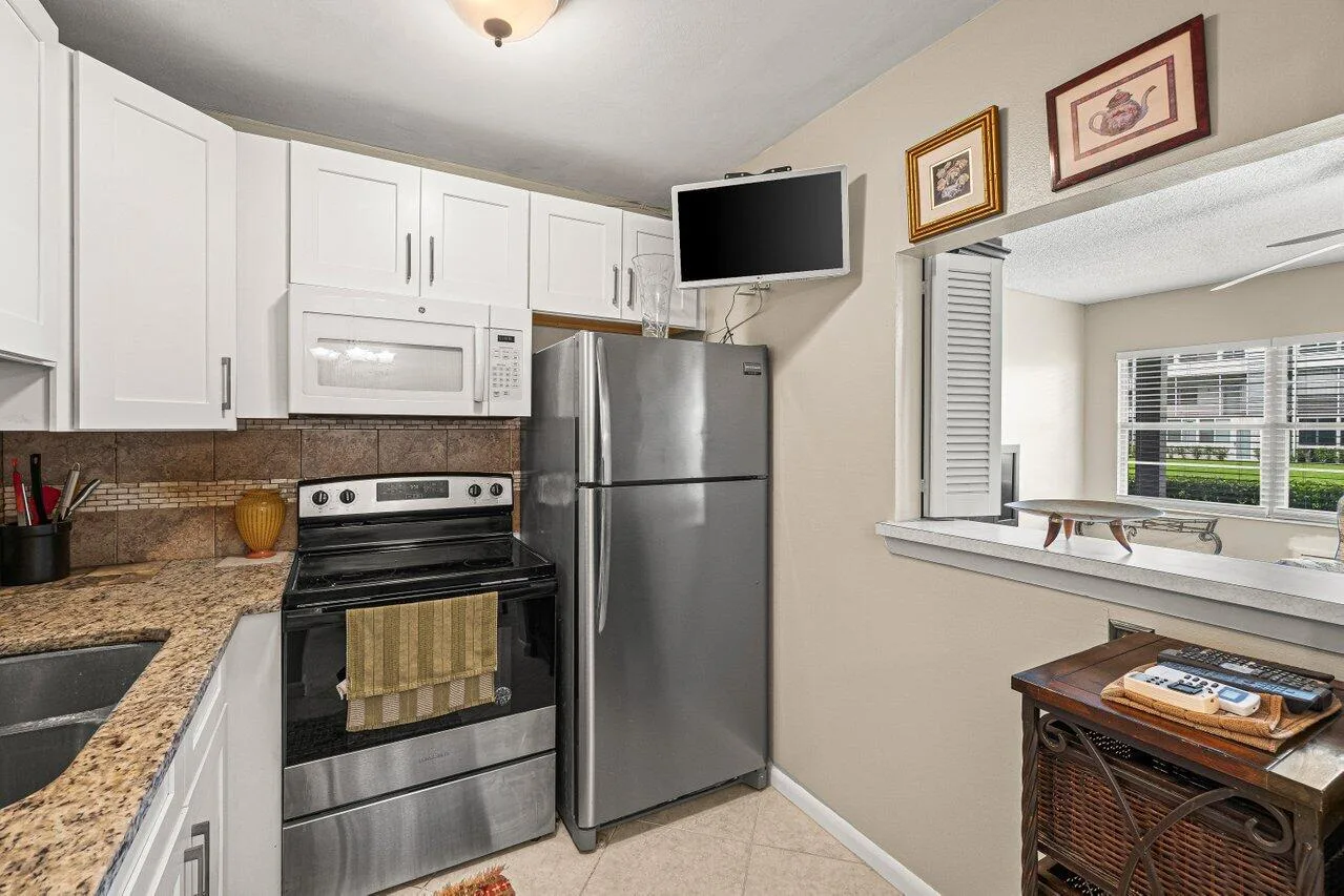 175 Suffolk E # 175, Boca Raton, FL 33434 photo 2