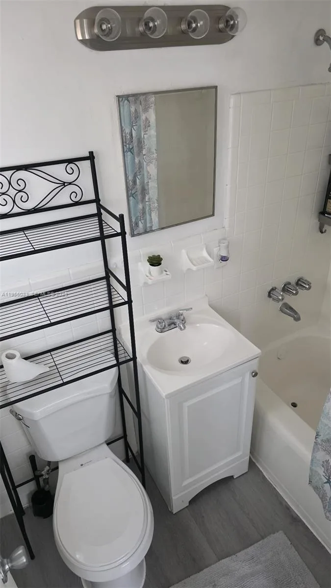 2729 NW 47th St, Miami, FL 33142 photo 10