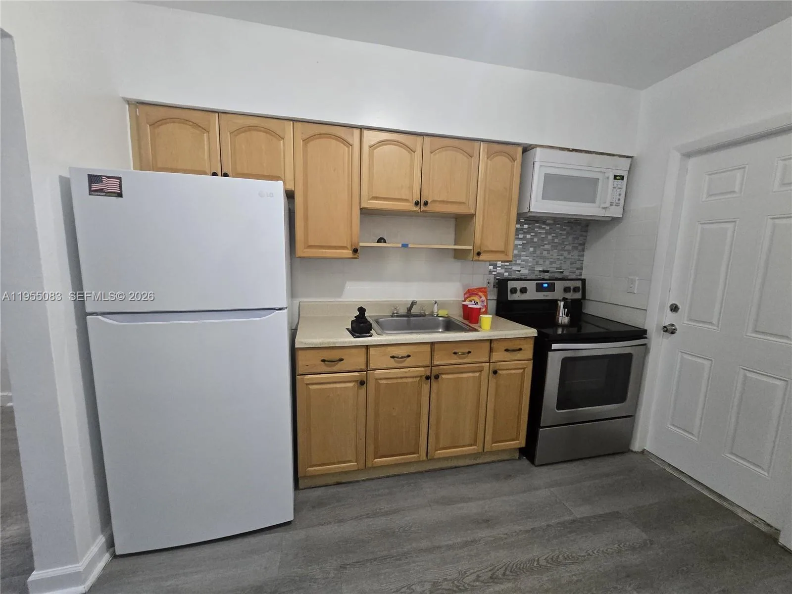 2729 NW 47th St, Miami, FL 33142 photo 11