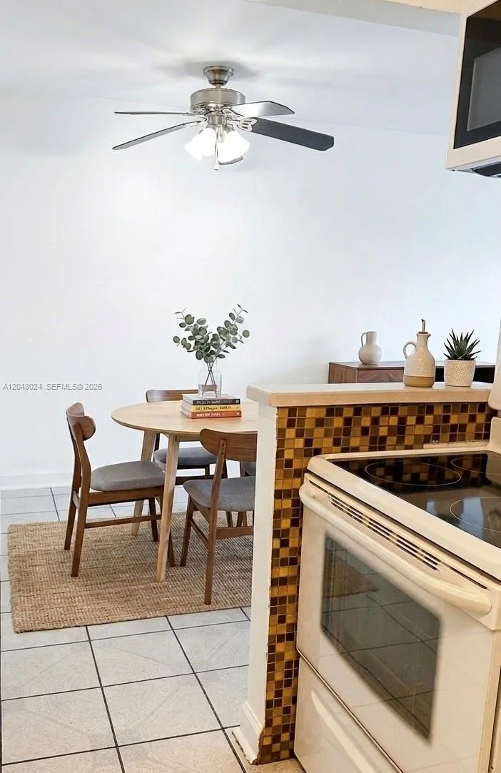 3105 Oakland Shores Dr # J205, Oakland Park, FL 33309 photo 3