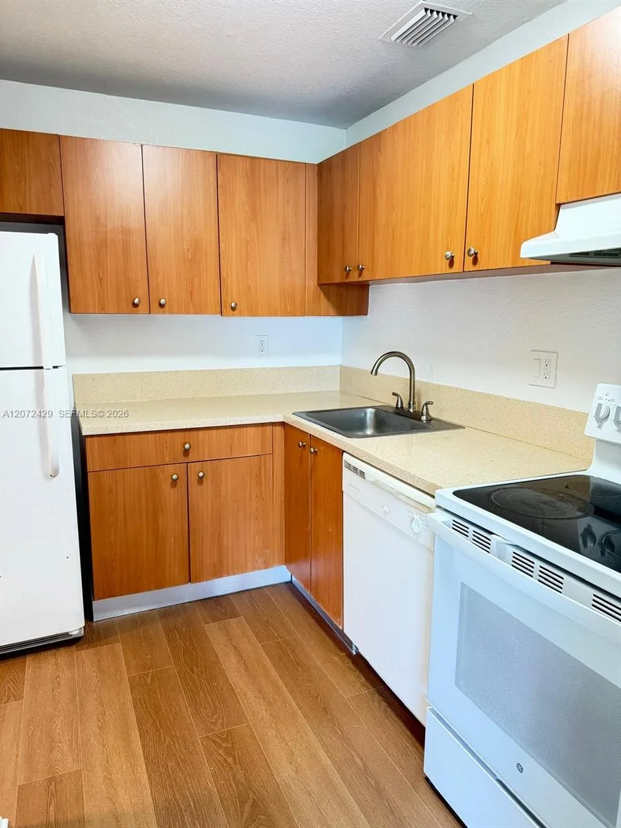 411 Executive Center Dr # 109, West Palm Beach, FL 33401 photo 10