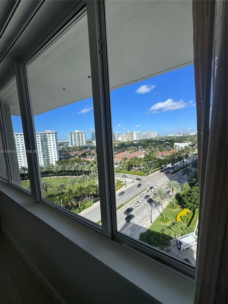 19201 Collins Ave # 1130, Sunny Isles Beach, FL 33160 photo 2