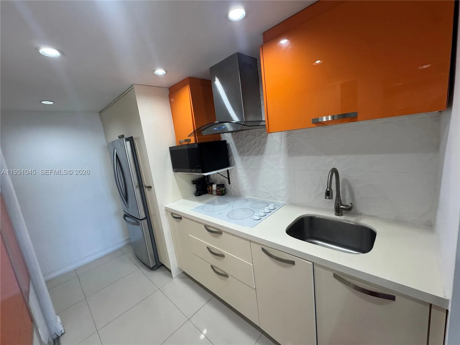 19201 Collins Ave # 1130, Sunny Isles Beach, FL 33160 photo 3