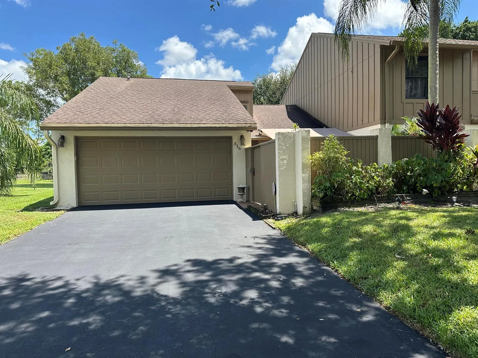 316 WOOD DALE Drive, Wellington, FL 33414