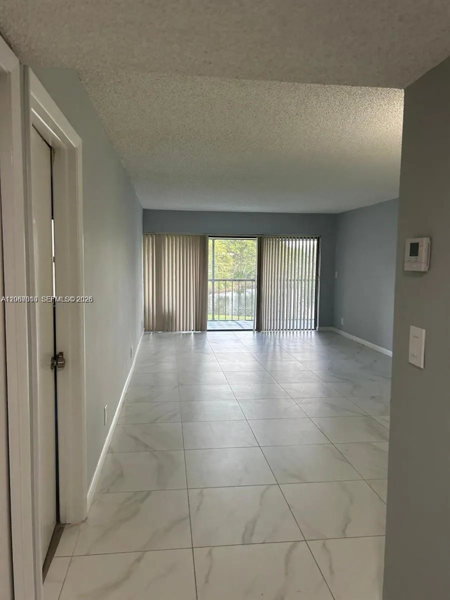 230 Lakeview Dr # 209, Weston, FL 33326 photo 2