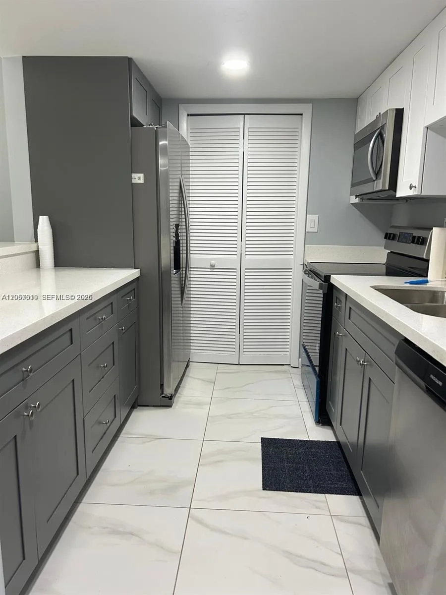 230 Lakeview Dr # 209, Weston, FL 33326 photo 5