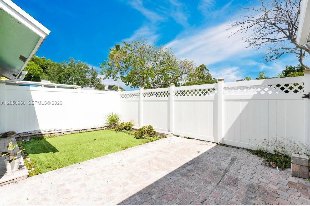 9234 SW 5th St # B, Boca Raton, FL 33428 photo 4