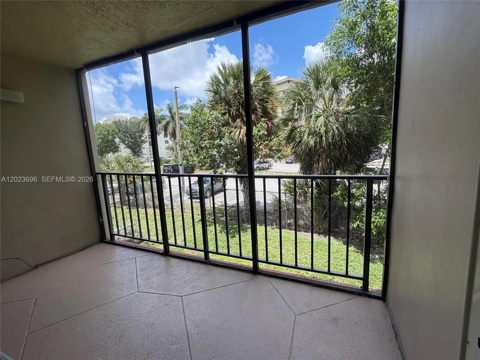 9150 Fontainebleau Blvd # 203-2, Miami, FL 33172