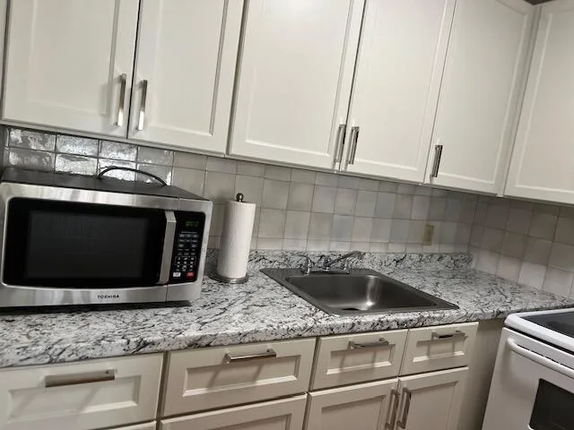 68 FANSHAW B, Boca Raton, FL 33434