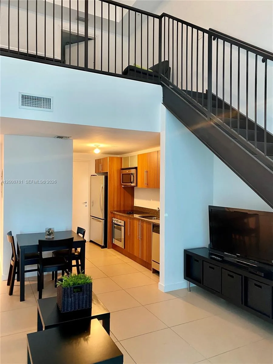 300 S Biscayne Blvd # Loft 604, Miami, FL 33131 photo 4