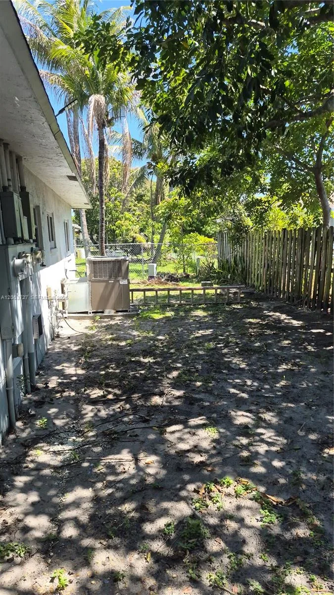 1480 NW 20th Ct, Fort Lauderdale, FL 33311 photo 9