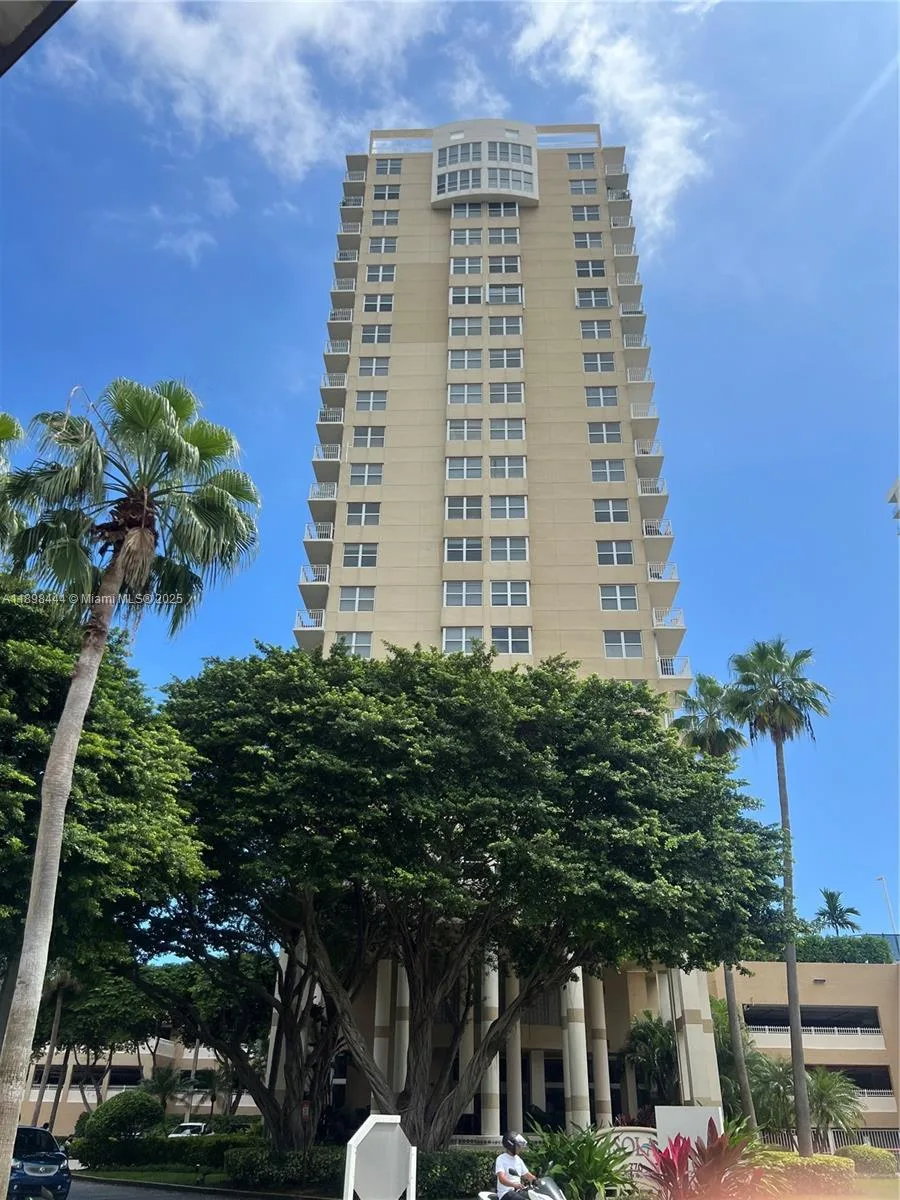 770 Claughton Island Dr # 406, Miami, FL 33131