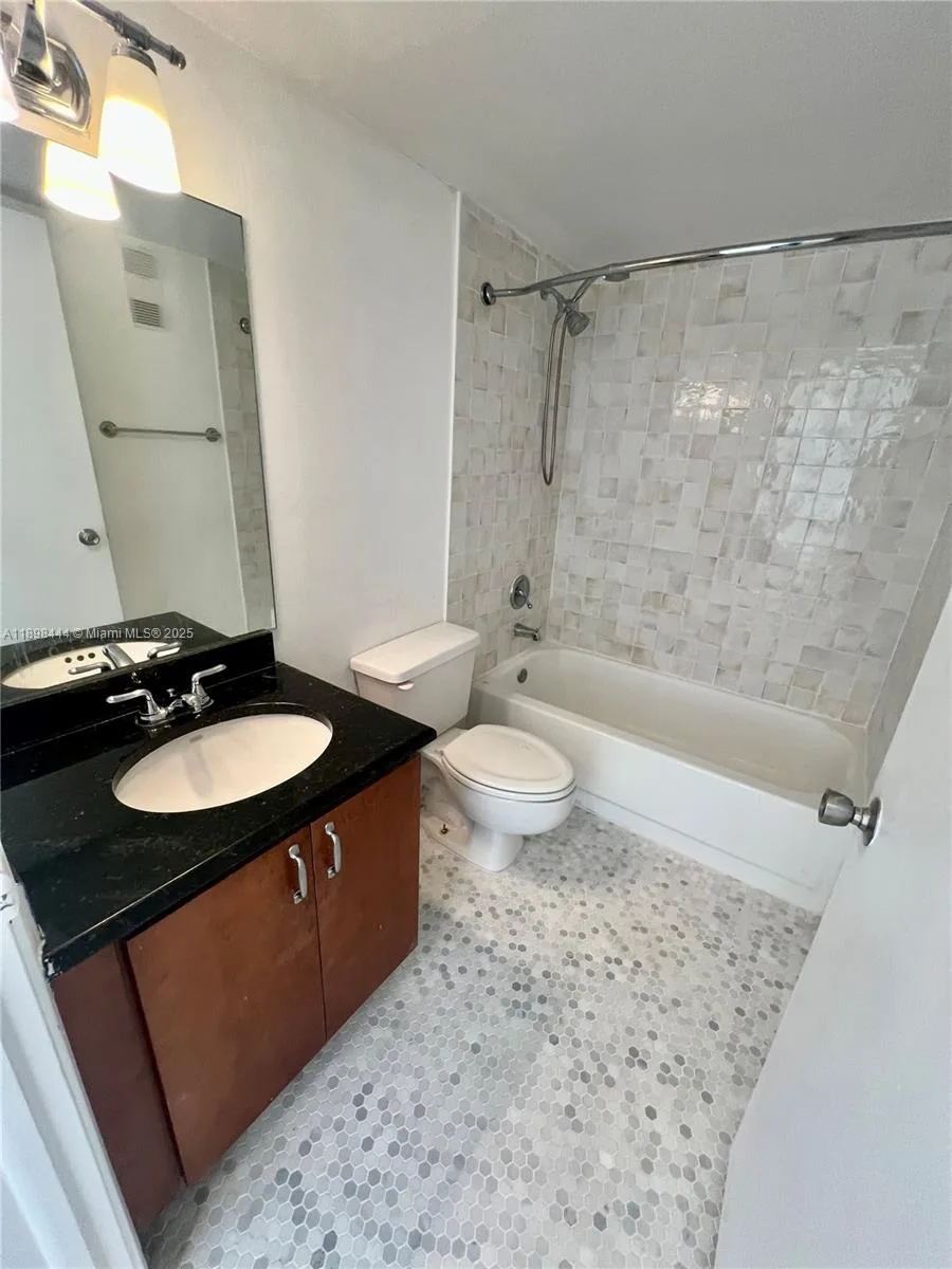 770 Claughton Island Dr # 406, Miami, FL 33131 photo 12