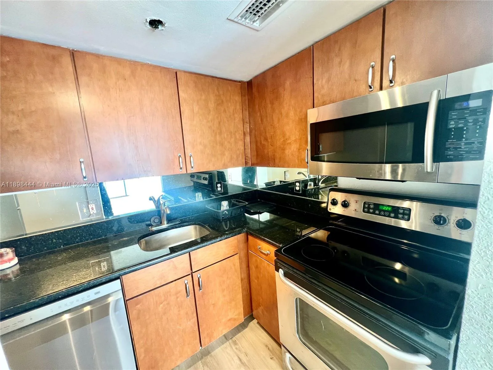 770 Claughton Island Dr # 406, Miami, FL 33131 photo 6