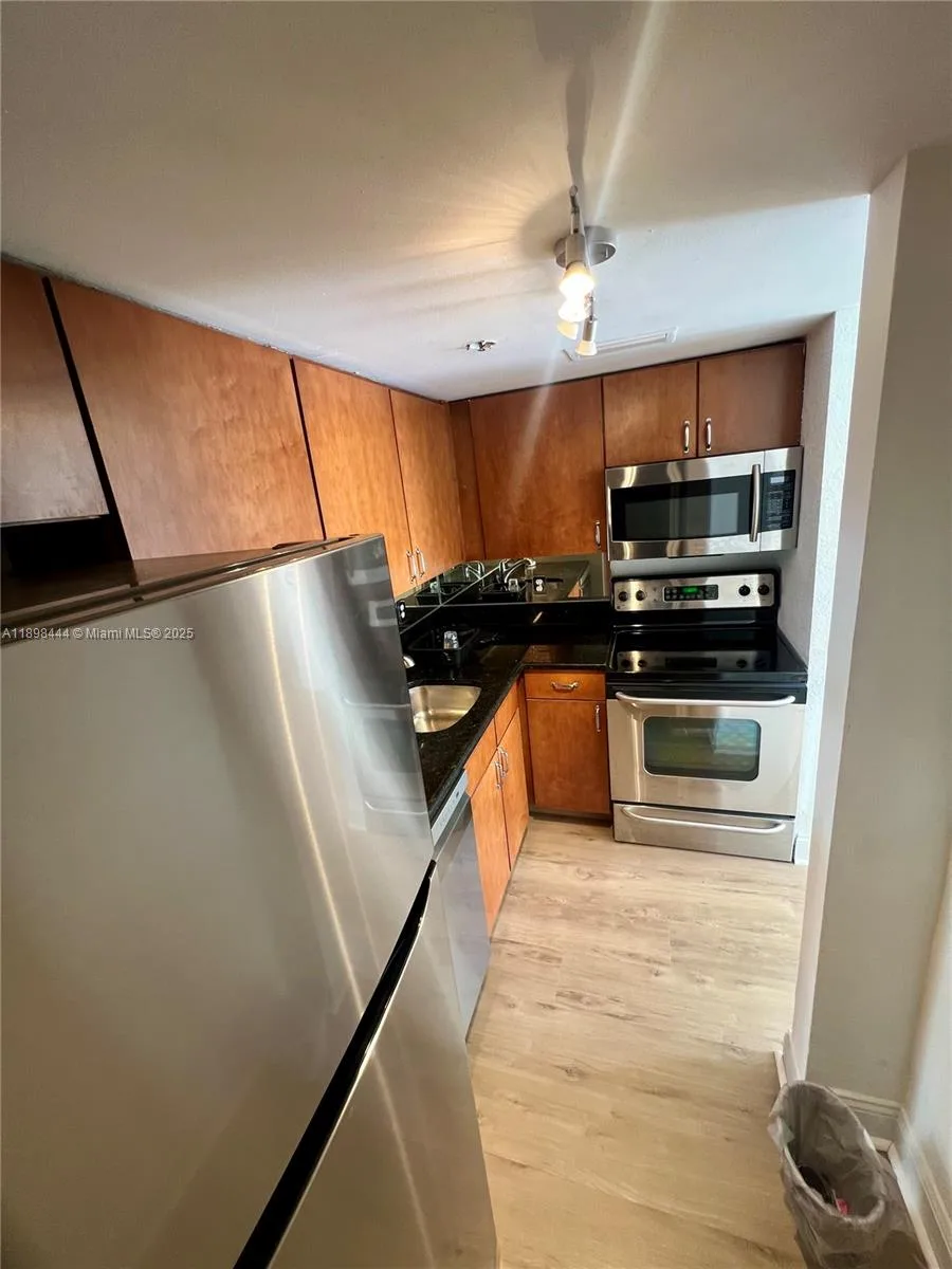 770 Claughton Island Dr # 406, Miami, FL 33131 photo 8