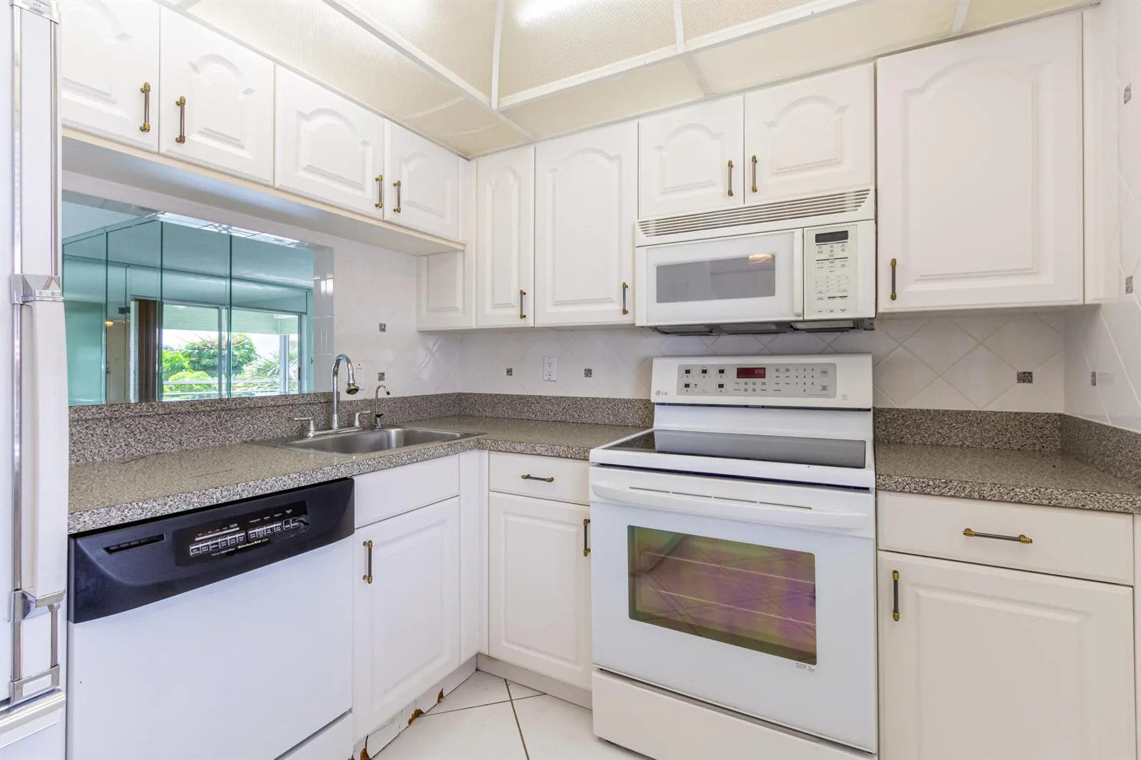 3531 Inverrary Drive # H406, Lauderhill, FL 33319 photo 7