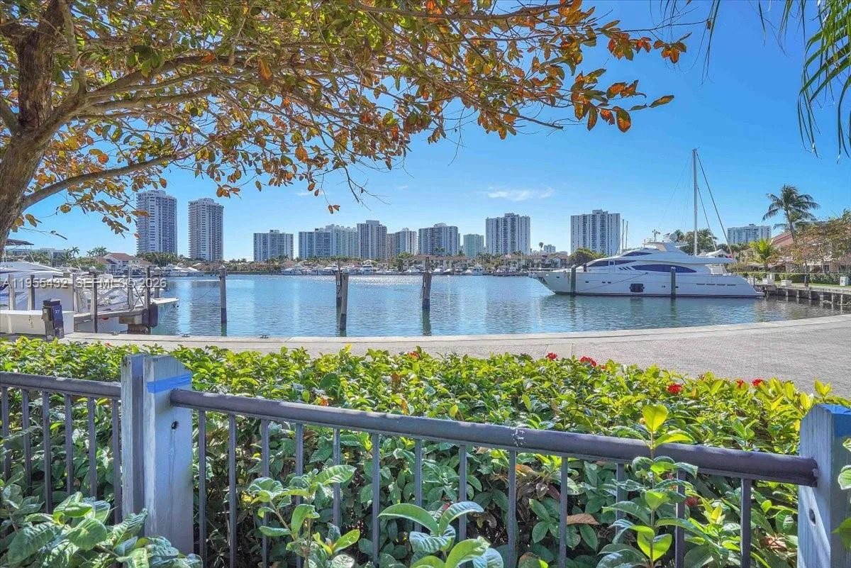 3610 Yacht Club Dr # 1001, Aventura, FL 33180 photo 4