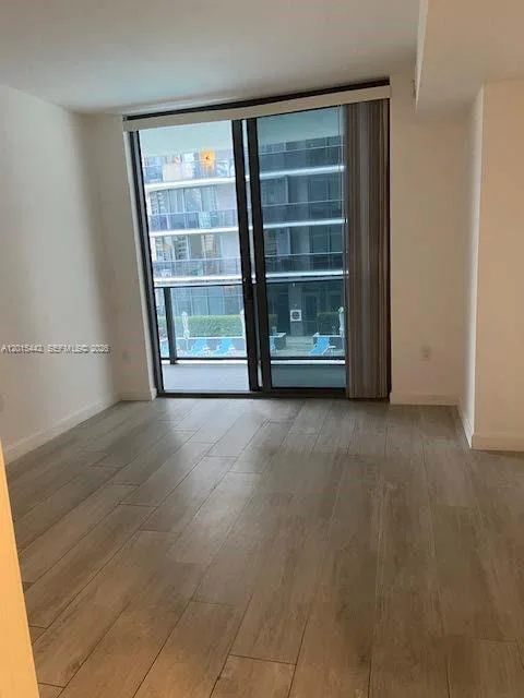 45 SW 9th St # 1007, Miami, FL 33130 photo 4