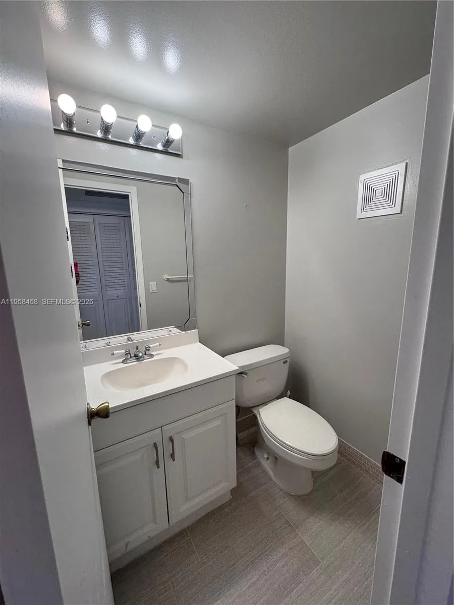 293 Dorset G # G, Boca Raton, FL 33434 photo 8