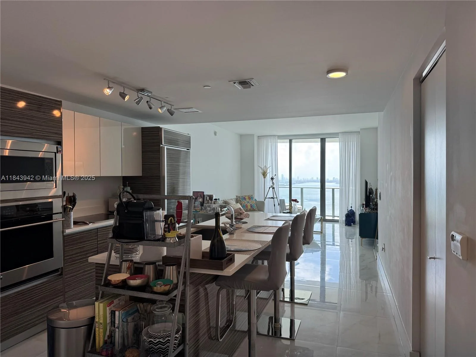 460 NE 28th St # 3502, Miami, FL 33137 photo 2