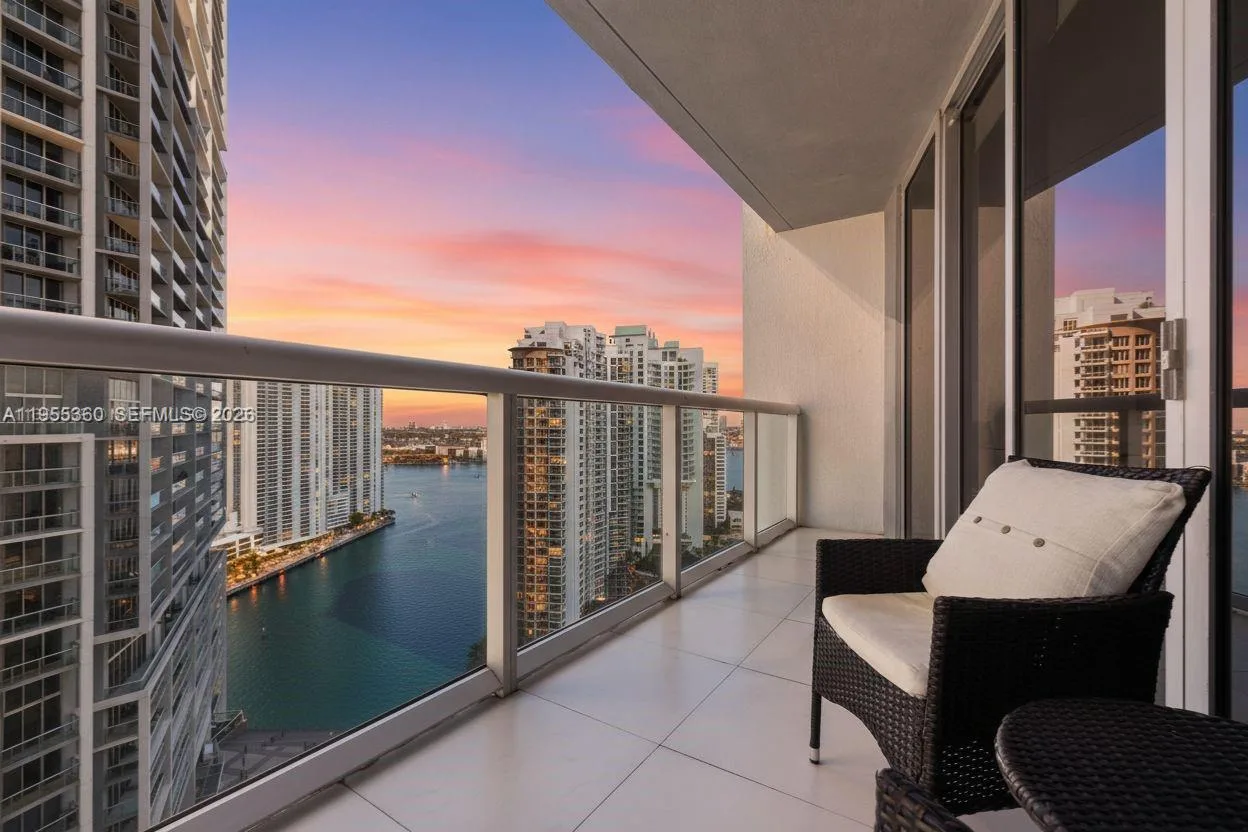 495 Brickell Ave # 2206, Miami, FL 33131