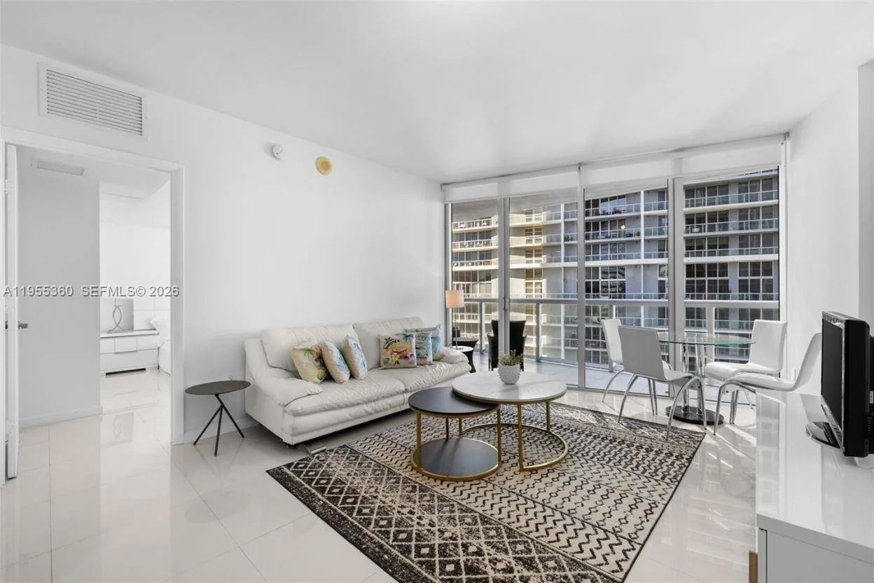 495 Brickell Ave # 2206, Miami, FL 33131 photo 11