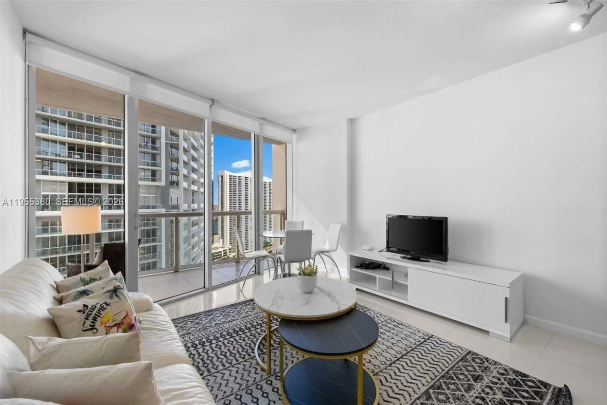 495 Brickell Ave # 2206, Miami, FL 33131 photo 13