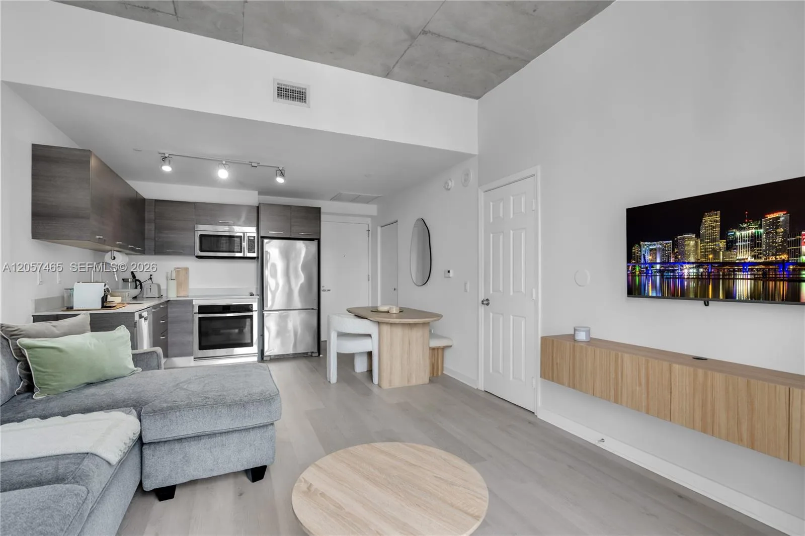 151 SE 1st St # 2109, Miami, FL 33131 photo 4