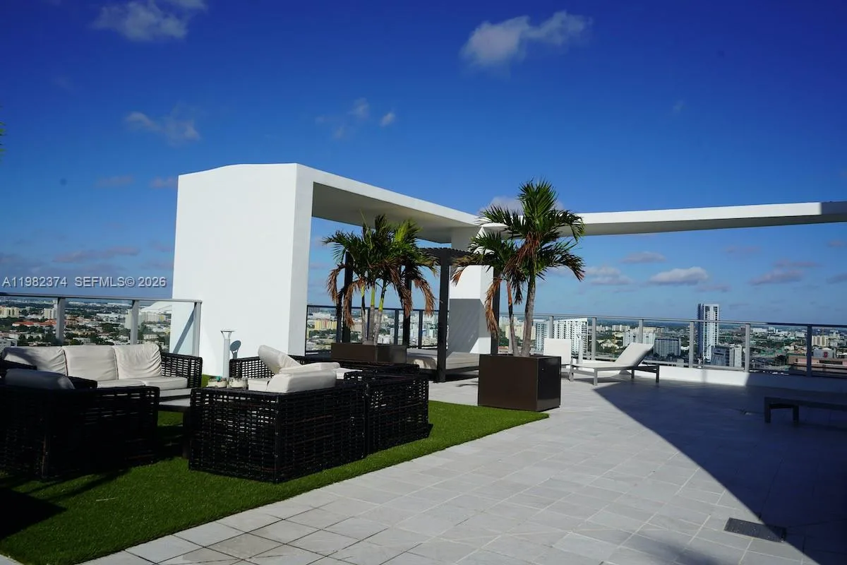 1010 SW 2nd Ave # 1007, Miami, FL 33130 photo 11