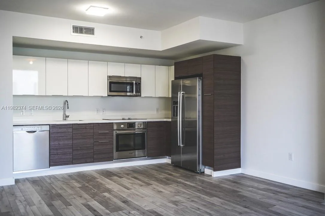 1010 SW 2nd Ave # 1007, Miami, FL 33130 photo 2