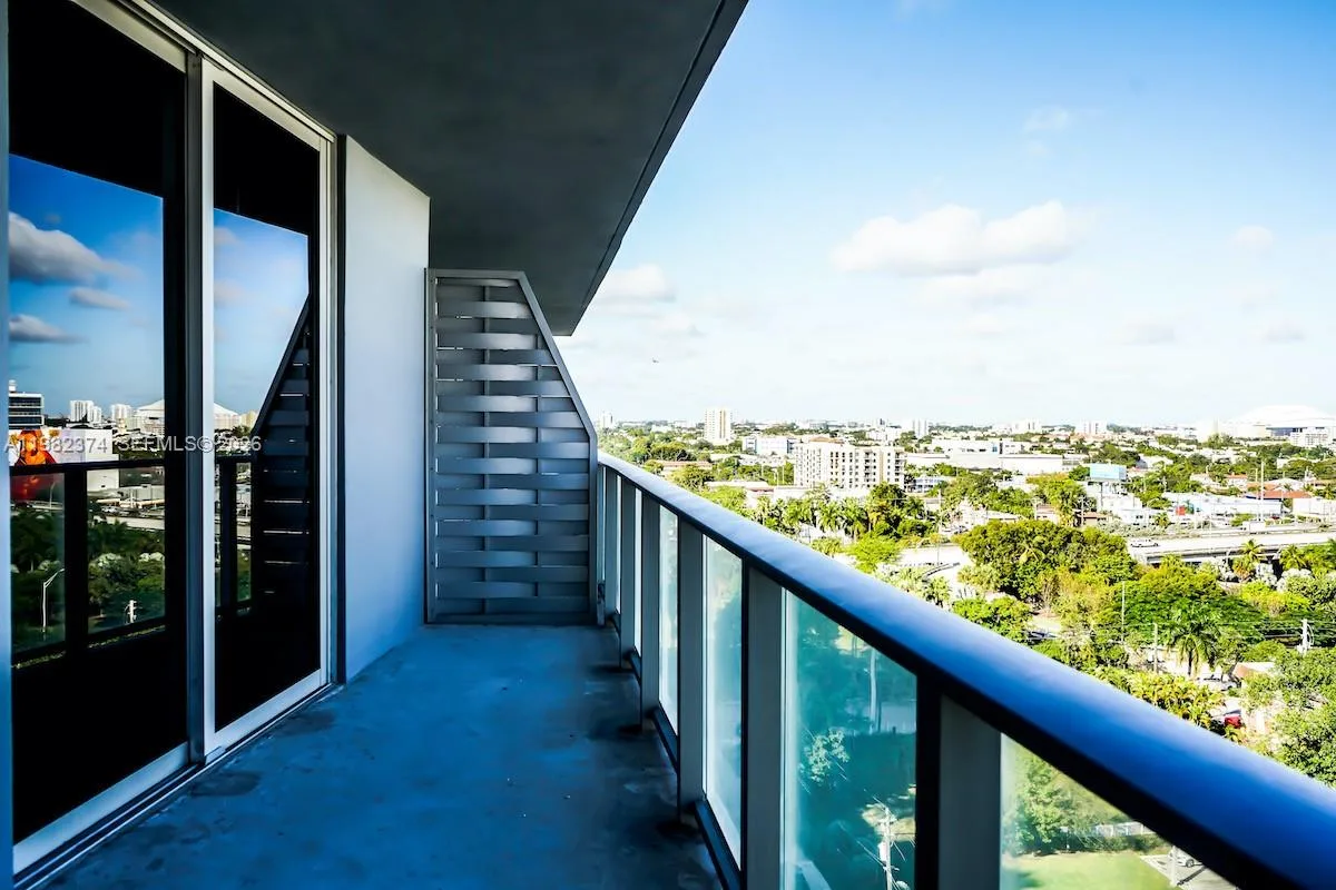 1010 SW 2nd Ave # 1007, Miami, FL 33130 photo 4