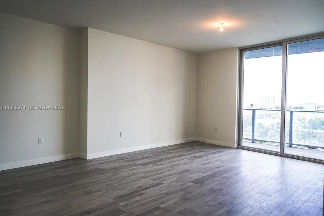 1010 SW 2nd Ave # 1007, Miami, FL 33130 photo 5