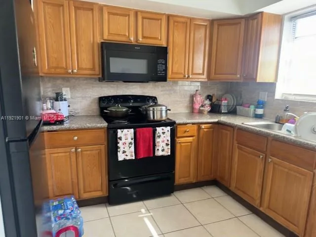1350 NE 119th St # 1350-25, Miami, FL 33161 photo 2