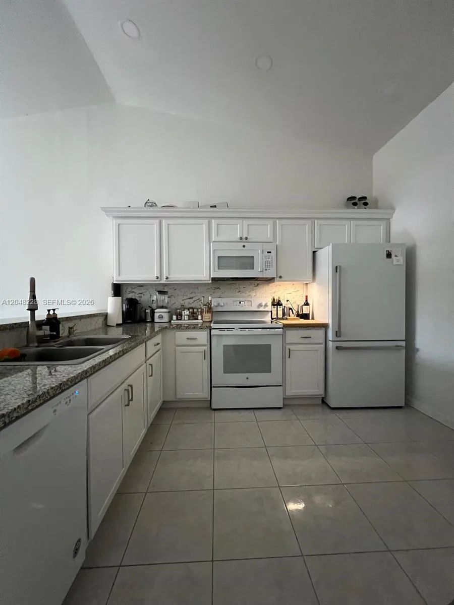 1269 NW 123rd Ave, Pembroke Pines, FL 33026 photo 5