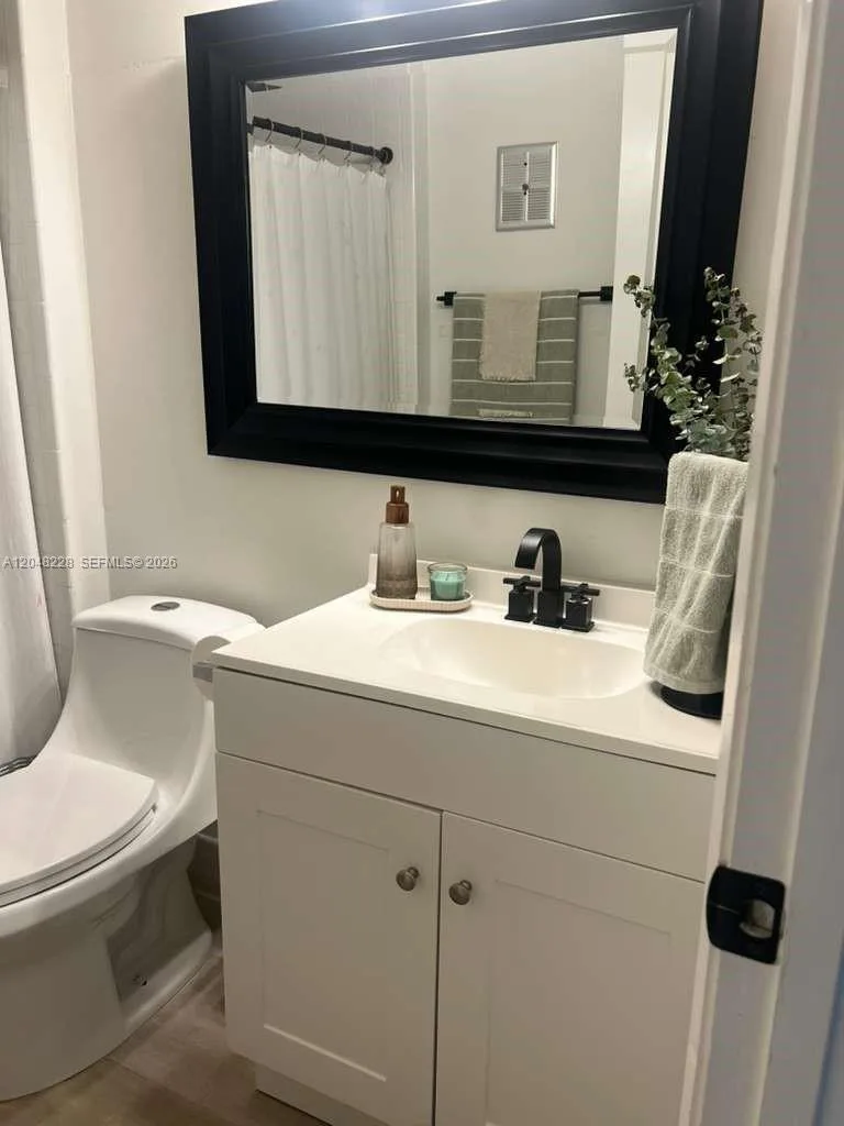 1269 NW 123rd Ave, Pembroke Pines, FL 33026 photo 8
