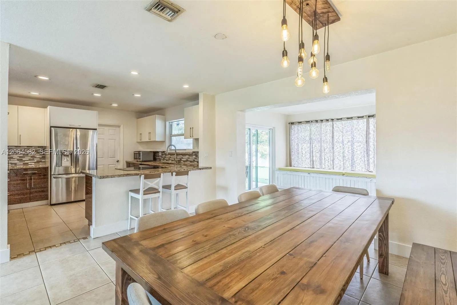6931 SW 2nd St, Pembroke Pines, FL 33023 photo 2