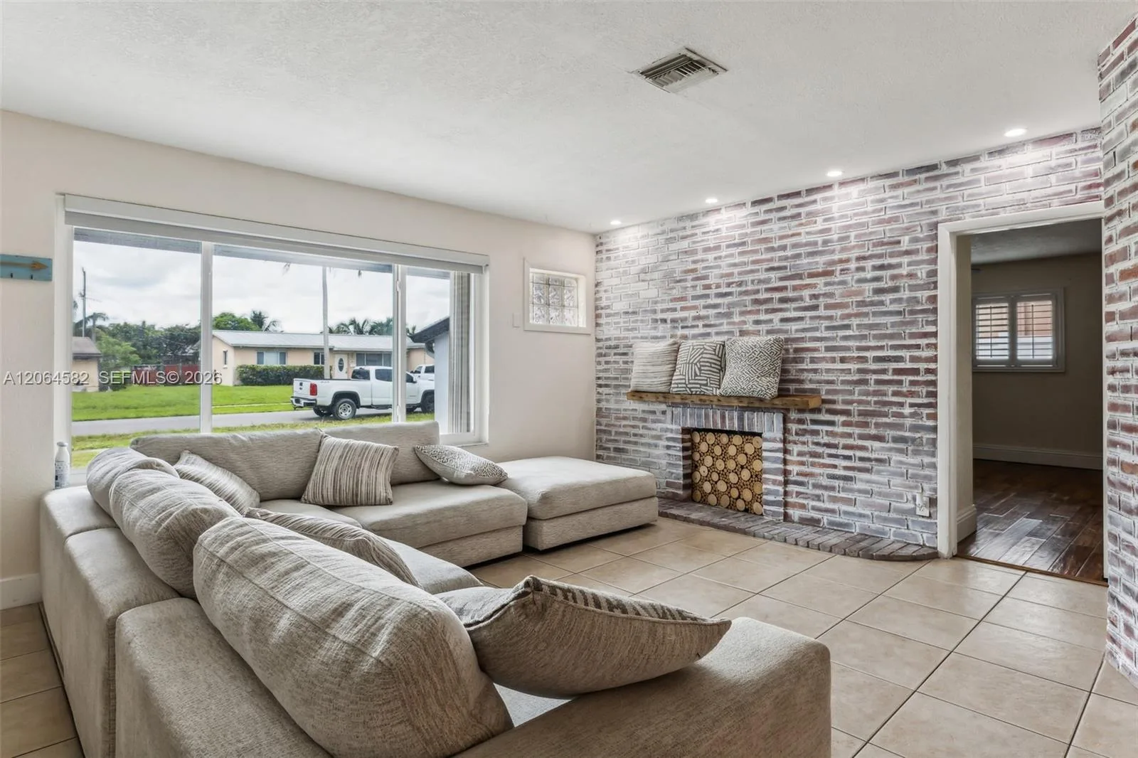 6931 SW 2nd St, Pembroke Pines, FL 33023 photo 3