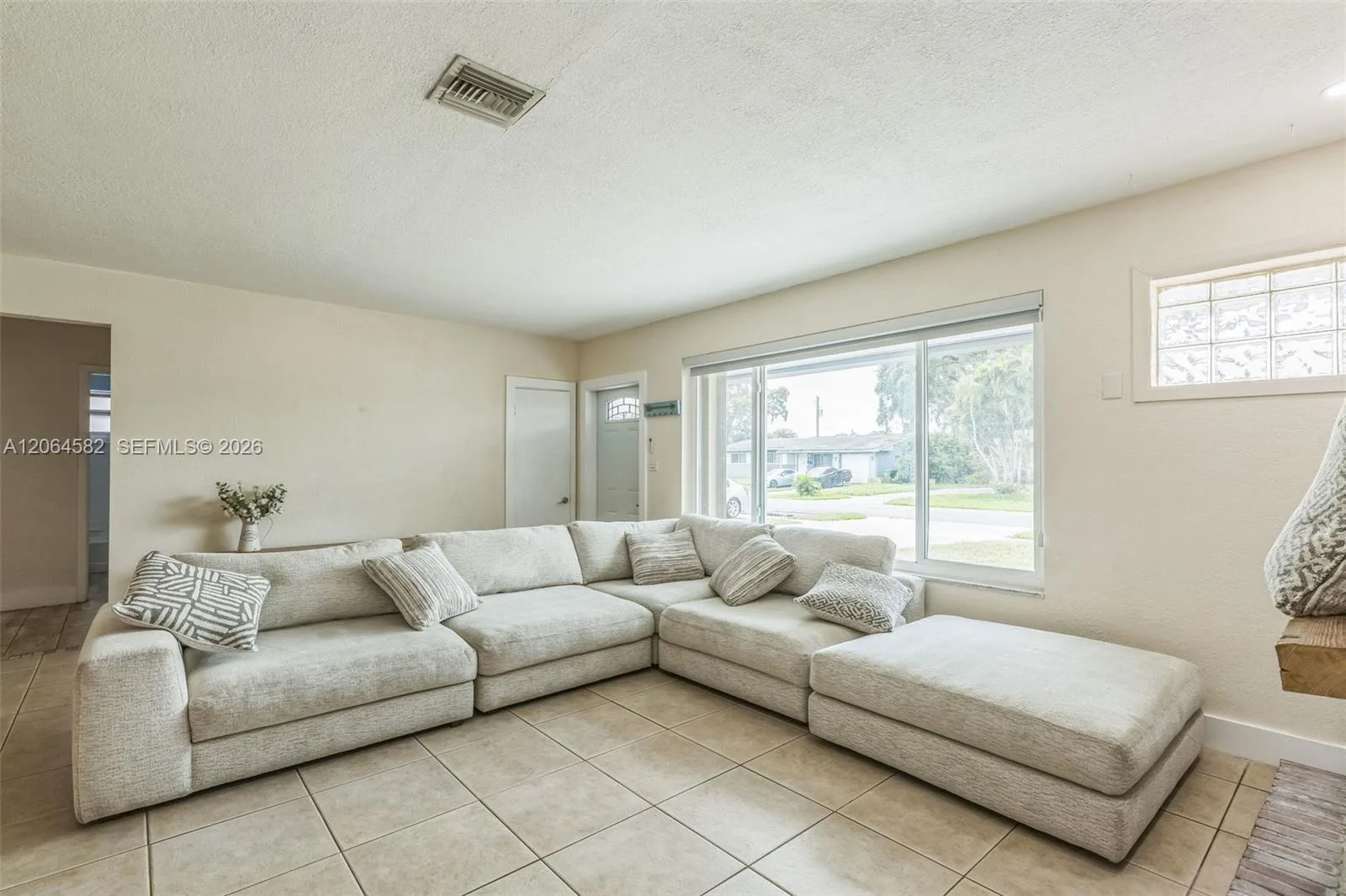 6931 SW 2nd St, Pembroke Pines, FL 33023 photo 4