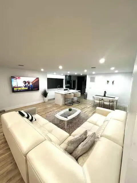 739 SE 12th Avenue, Deerfield Beach, FL 33441