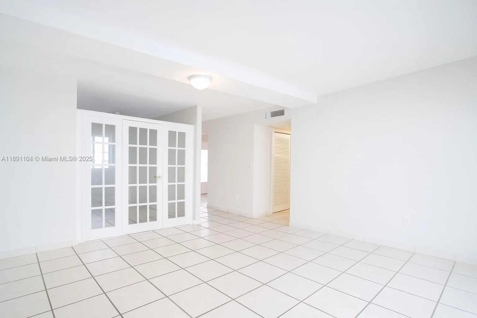 1662 Lincoln Ct # 402, Miami Beach, FL 33139 photo 4