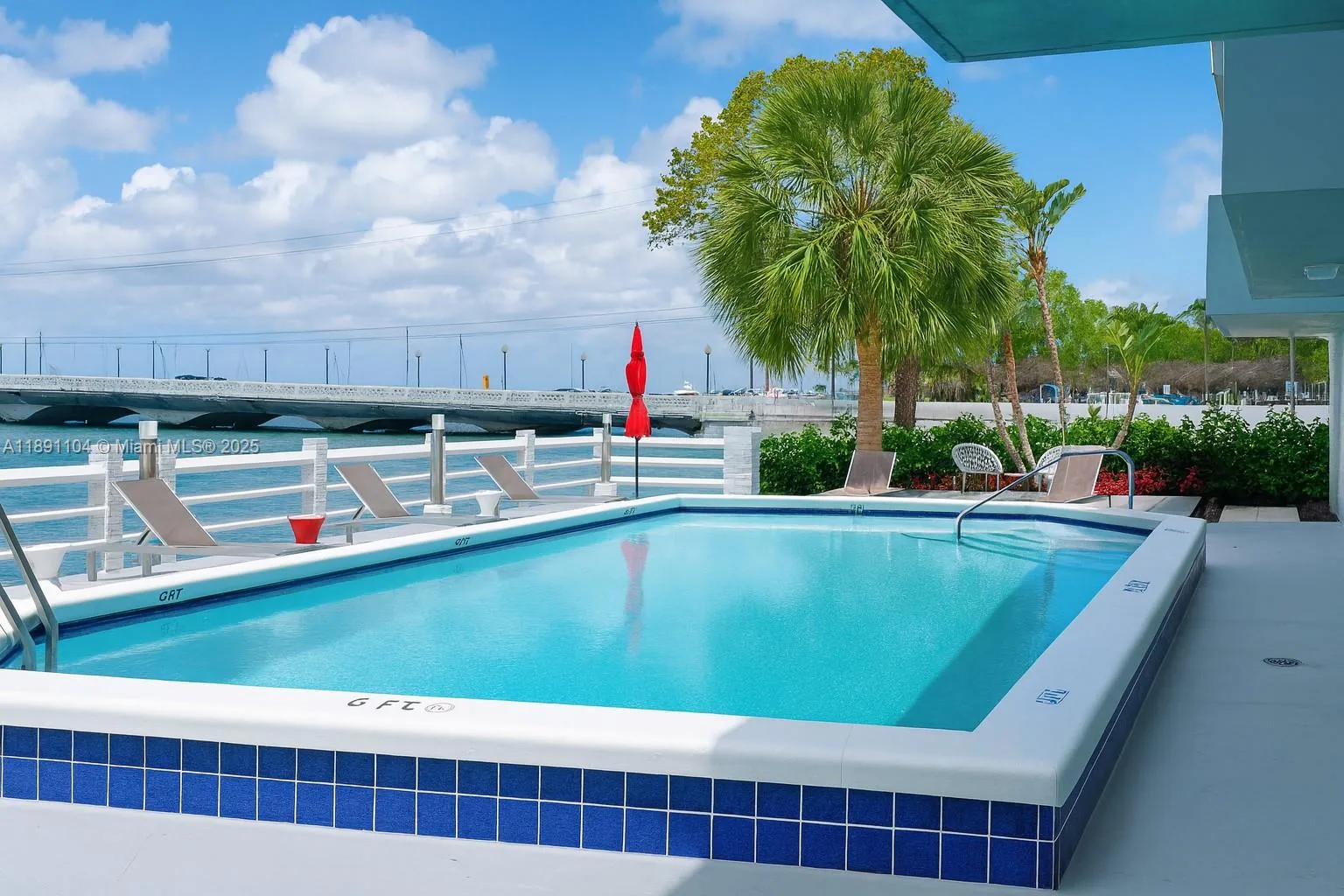 1662 Lincoln Ct # 402, Miami Beach, FL 33139 photo 9