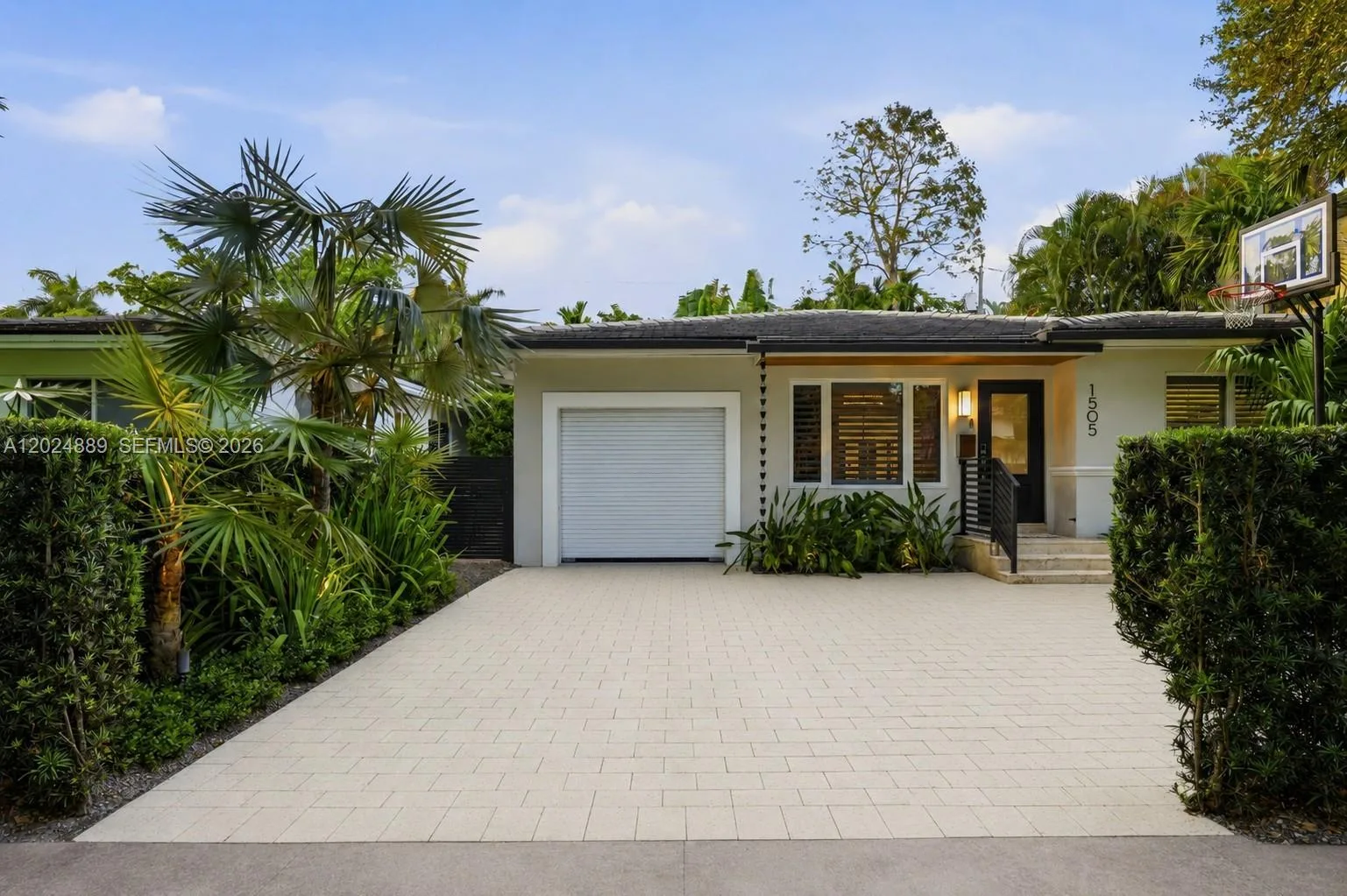 1505 Robbia Ave, Coral Gables, FL 33146