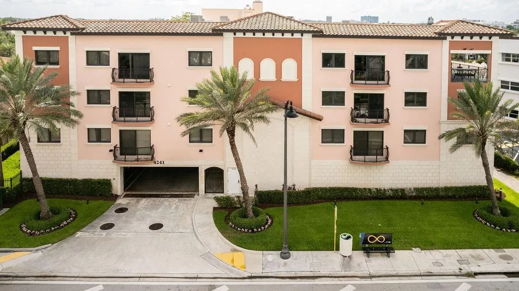 4241 N Ocean Boulevard N # 101, Fort Lauderdale, FL 33308