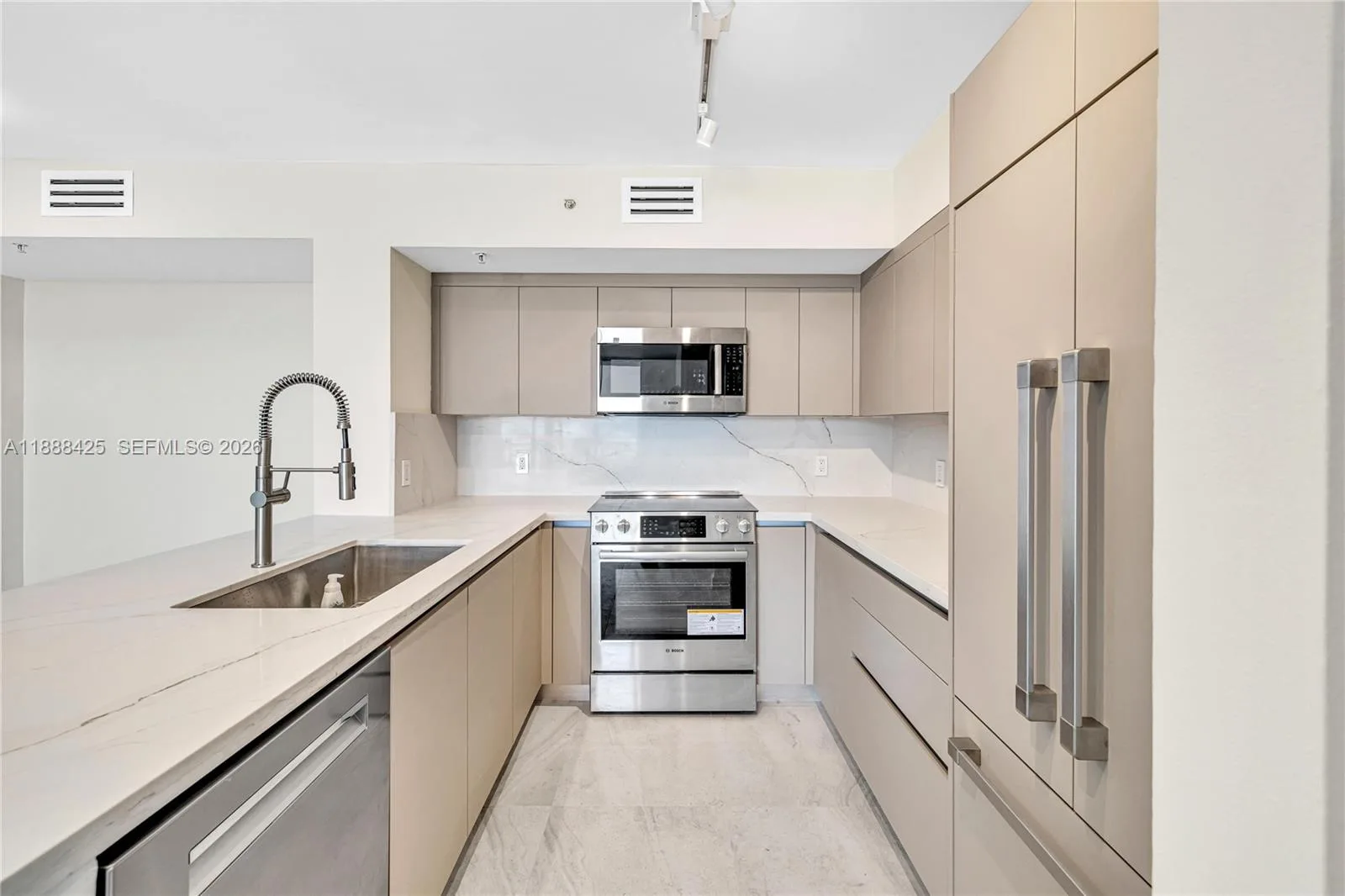90 Alton Rd # 1103, Miami Beach, FL 33139 photo 8