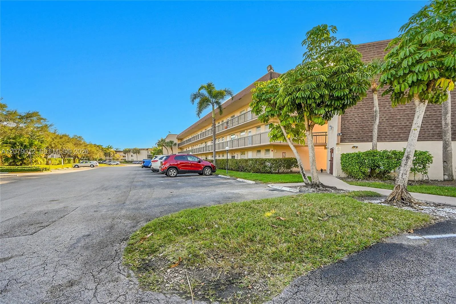1801 NW 75th Ave # 305, Plantation, FL 33313