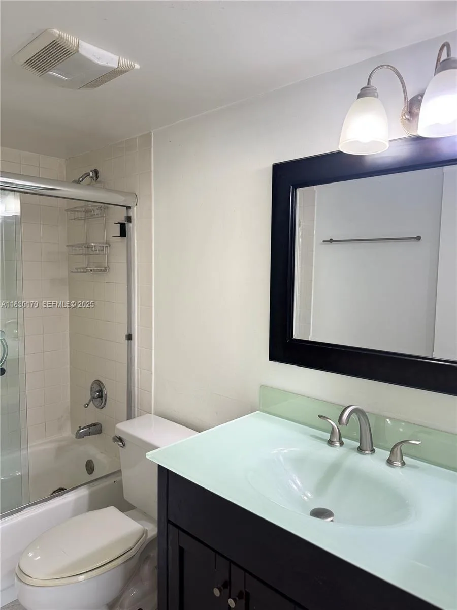 770 CLAUGHTON ISLAND DR # 601, Miami, FL 33131 photo 4