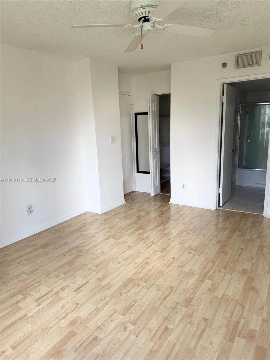 770 CLAUGHTON ISLAND DR # 601, Miami, FL 33131 photo 7